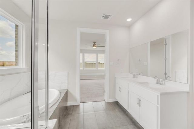 324 Amista DR, Liberty Hill, TX 78642