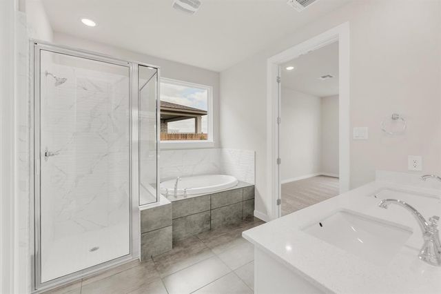 324 Amista DR, Liberty Hill, TX 78642