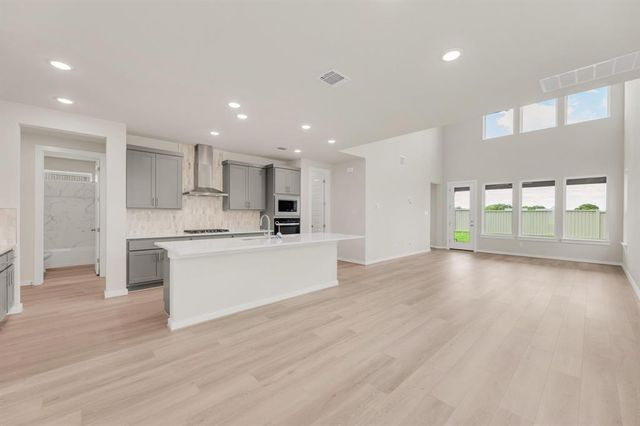 324 Amista DR, Liberty Hill, TX 78642