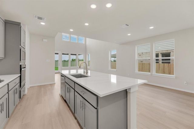 324 Amista DR, Liberty Hill, TX 78642