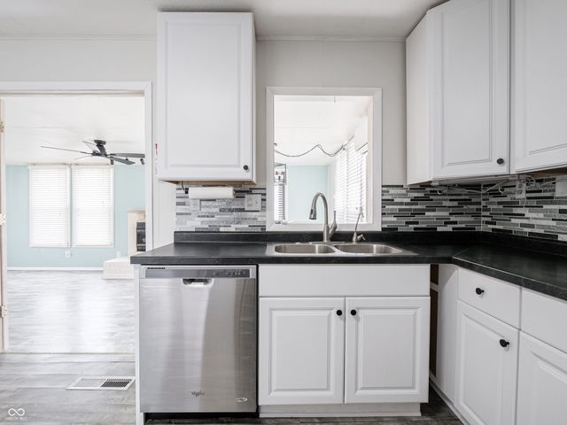 671 Maple Lane, Mooresville, IN 46158