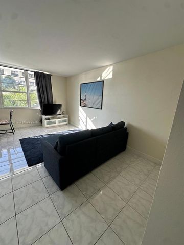 100 Lincoln Rd 532, Miami Beach, FL 33139