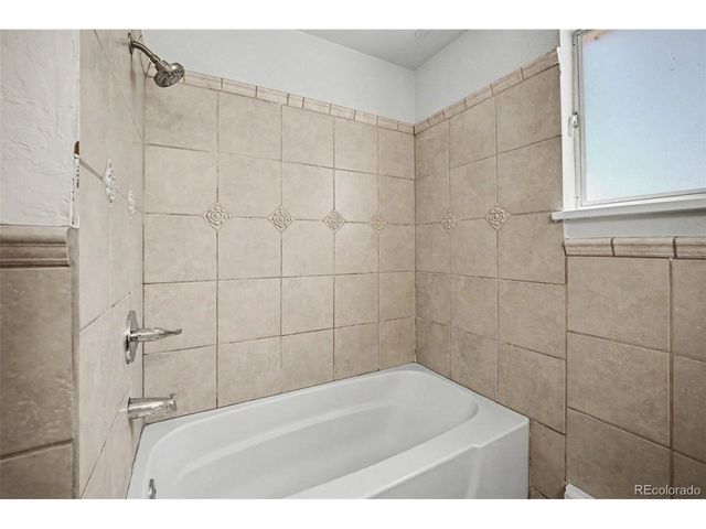 362 Salem St, Aurora, CO 80011