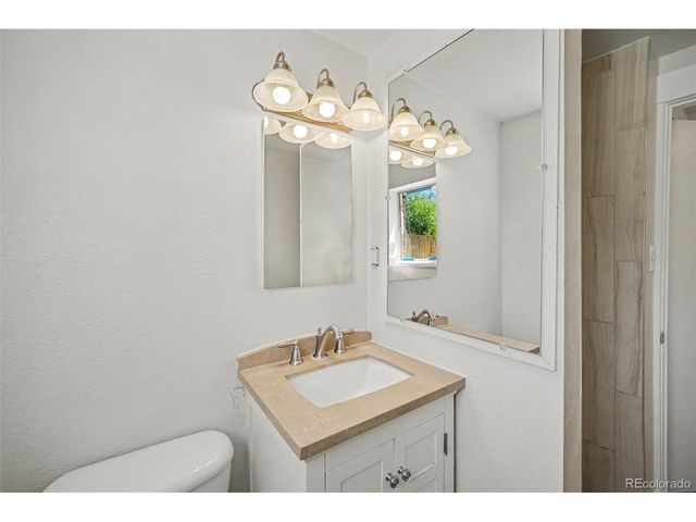 362 Salem St, Aurora, CO 80011