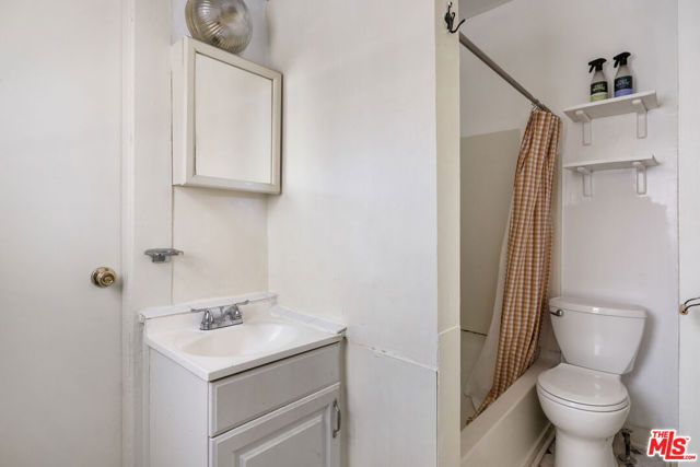 1644 Maltman Avenue, Los Angeles, CA 90026