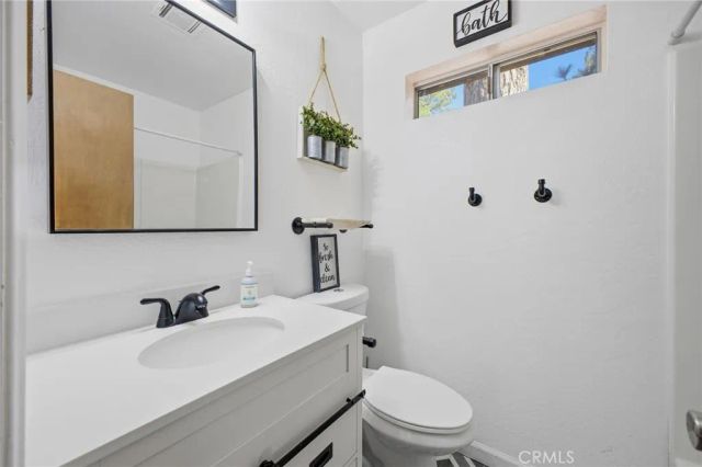 33061 Bluebird, Running Springs, CA 92382