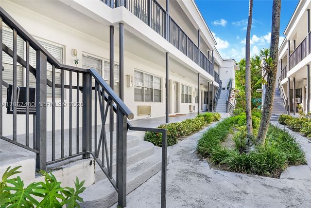 974 Biarritz Dr 11, Miami Beach, FL 33141