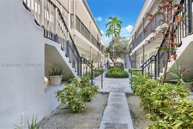974 Biarritz Dr 11, Miami Beach, FL 33141