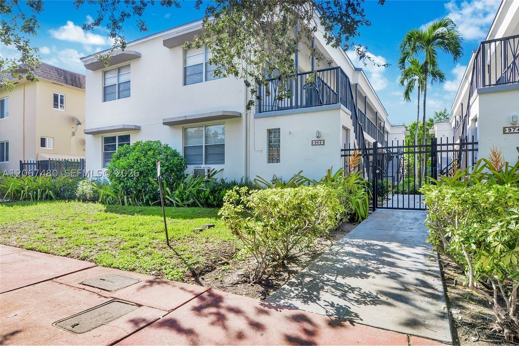 974 Biarritz Dr 11, Miami Beach, FL 33141