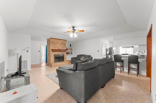 6103 Sunnygate Drive, Spring, TX 77373