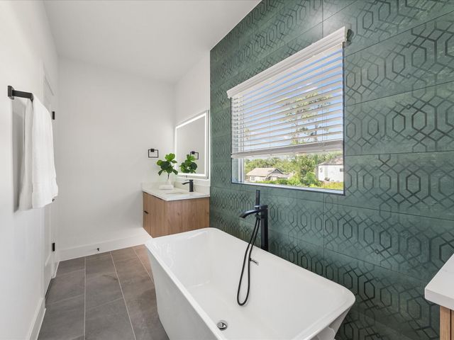 2595 Paul Quinn Street, Houston, TX 77091