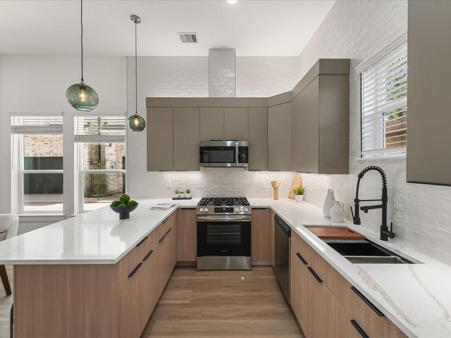 2595 Paul Quinn Street, Houston, TX 77091