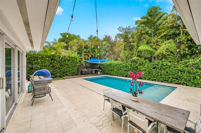 1080 NE 104th St, Miami Shores, FL 33138