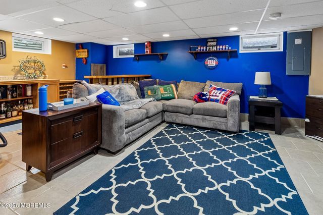 2 Wickham Lane, East Windsor, NJ 08520