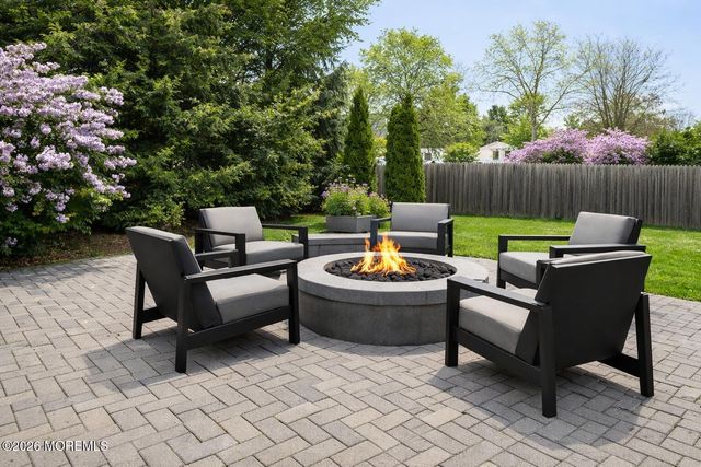 2 Wickham Lane, East Windsor, NJ 08520