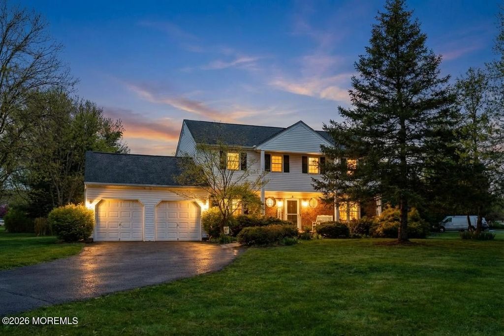 2 Wickham Lane, East Windsor, NJ 08520