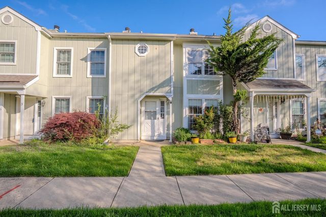 4 Pond View Drive, Plainsboro, NJ 08536
