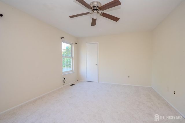 4 Pond View Drive, Plainsboro, NJ 08536