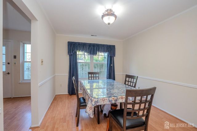 4 Pond View Drive, Plainsboro, NJ 08536