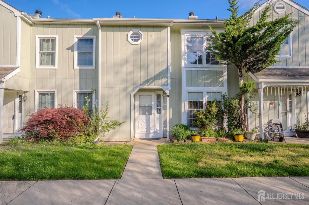4 Pond View Drive, Plainsboro, NJ 08536