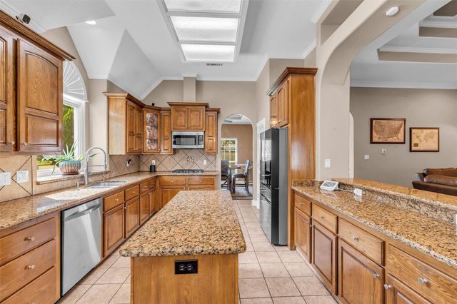 2301 St Patrick Lane, Deer Park, TX 77536