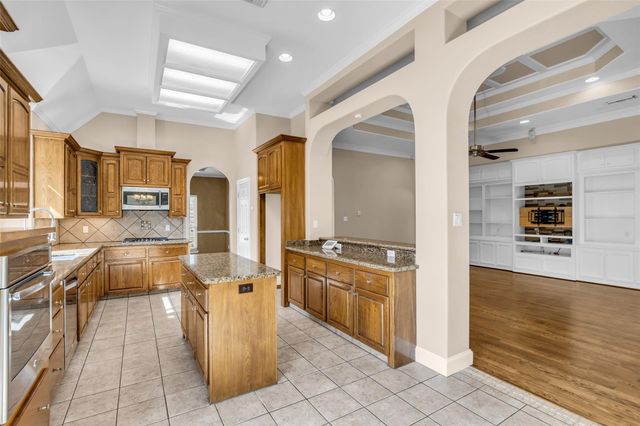 2301 St Patrick Lane, Deer Park, TX 77536