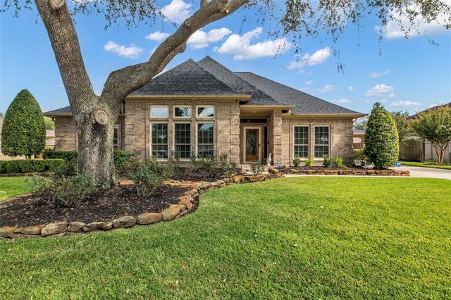 2301 St Patrick Lane, Deer Park, TX 77536