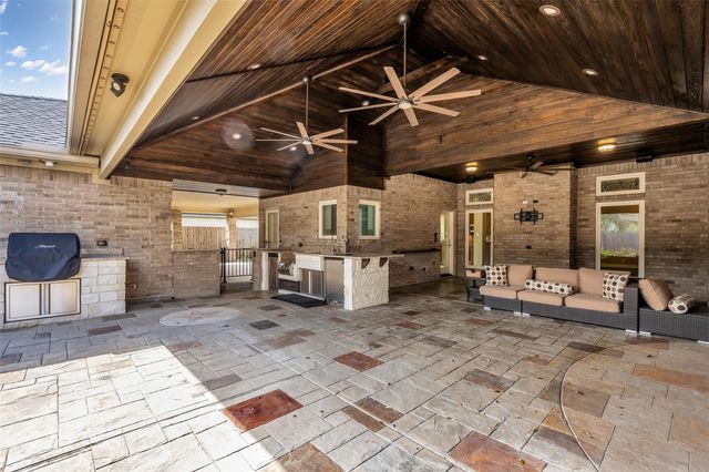 2301 St Patrick Lane, Deer Park, TX 77536