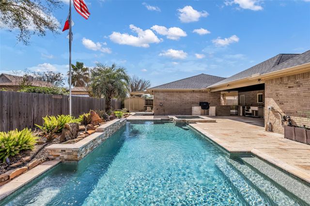 2301 St Patrick Lane, Deer Park, TX 77536