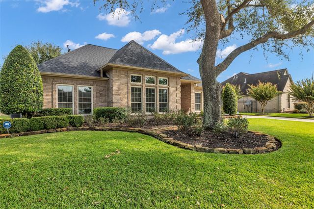 2301 St Patrick Lane, Deer Park, TX 77536