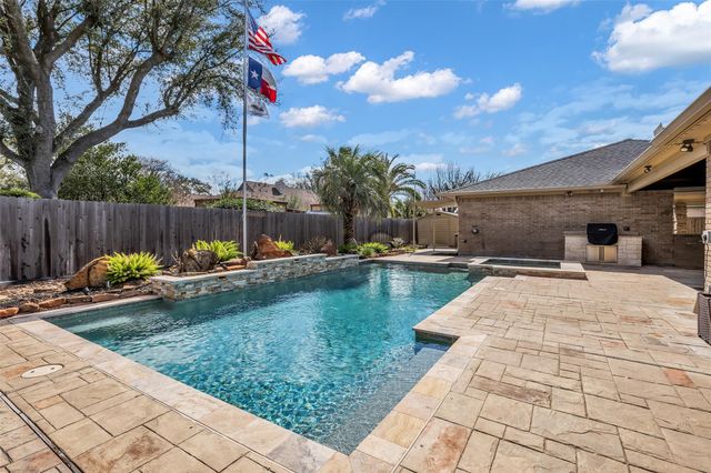 2301 St Patrick Lane, Deer Park, TX 77536