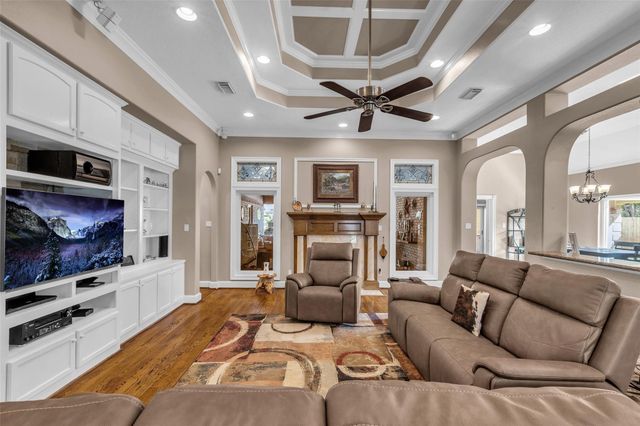 2301 St Patrick Lane, Deer Park, TX 77536