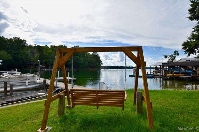 40 2nd Retreat ., Eclectic, AL 36024