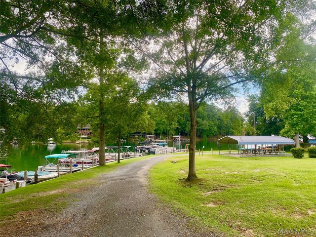 40 2nd Retreat ., Eclectic, AL 36024