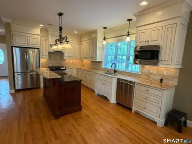 90 Apple Gate 95, Southington, CT 06489
