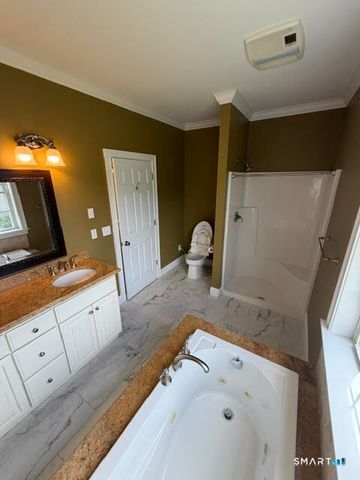 90 Apple Gate 95, Southington, CT 06489