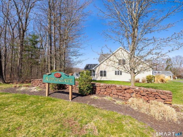 90 Apple Gate 95, Southington, CT 06489
