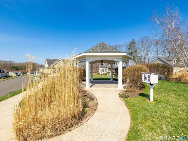 90 Apple Gate 95, Southington, CT 06489