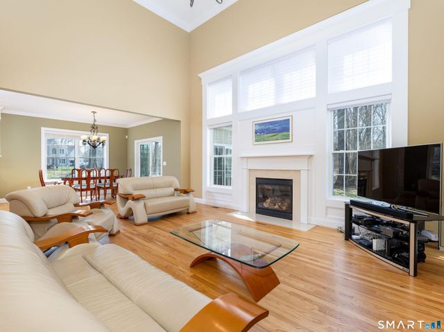 90 Apple Gate 95, Southington, CT 06489