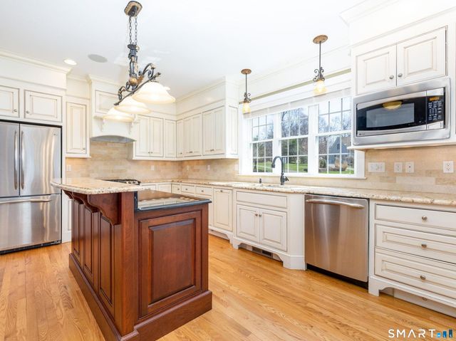 90 Apple Gate 95, Southington, CT 06489