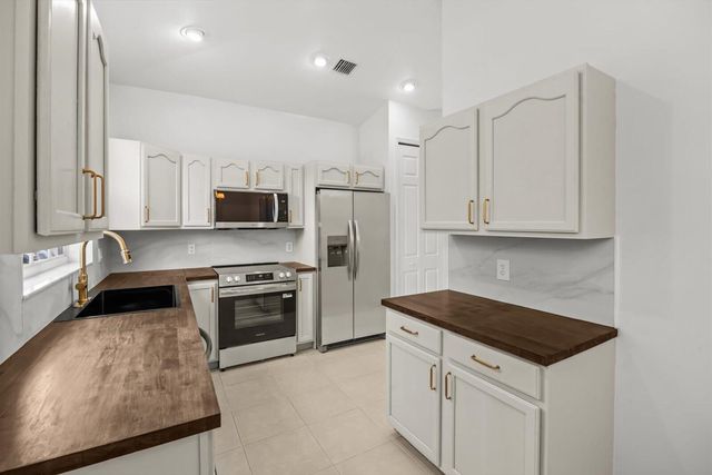 8406 Mulligan Circle, Port St. Lucie, Port St Lucie, FL 34986