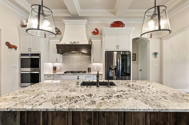 716 Coastal Meadows Court, Granbury, TX 76049