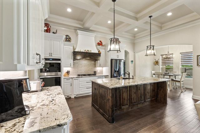 716 Coastal Meadows Court, Granbury, TX 76049