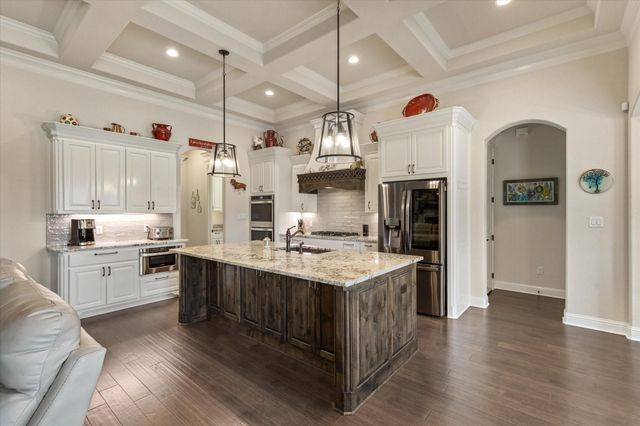 716 Coastal Meadows Court, Granbury, TX 76049