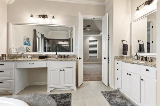 716 Coastal Meadows Court, Granbury, TX 76049