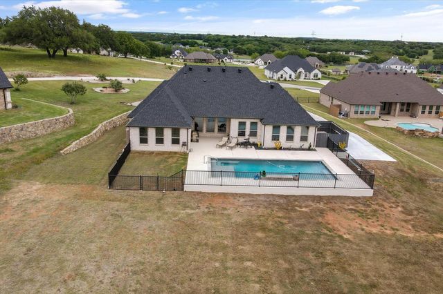 716 Coastal Meadows Court, Granbury, TX 76049