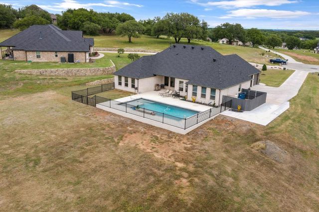 716 Coastal Meadows Court, Granbury, TX 76049