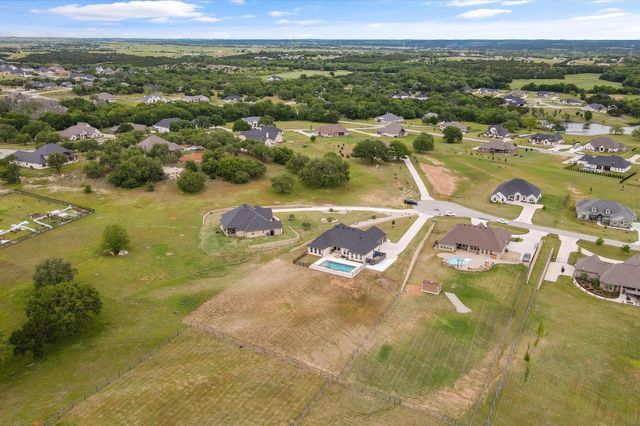 716 Coastal Meadows Court, Granbury, TX 76049