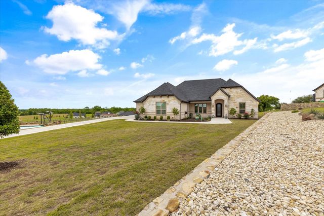 716 Coastal Meadows Court, Granbury, TX 76049