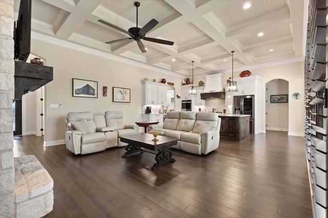 716 Coastal Meadows Court, Granbury, TX 76049